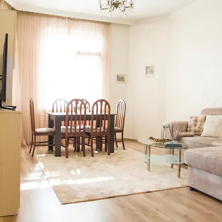 Апартамент Family 4pax Flat Near National Palace Of Culture *