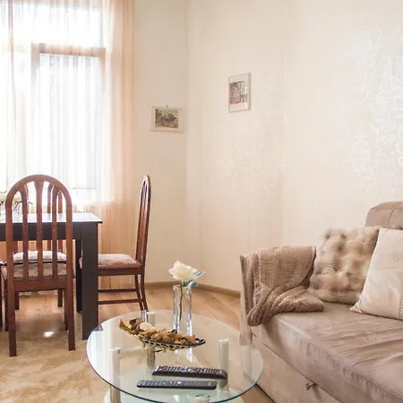 Family 4pax Flat Near National Palace Of Culture Апартамент София