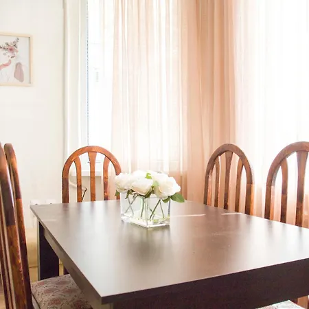 Family 4pax Flat Near National Palace Of Culture Апартамент *