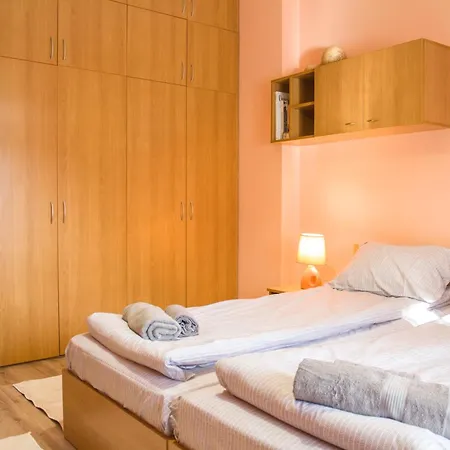 Family 4pax Flat Near National Palace Of Culture Апартамент