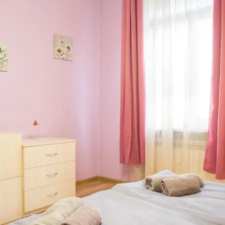 Family 4pax Flat Near National Palace Of Culture Апартамент