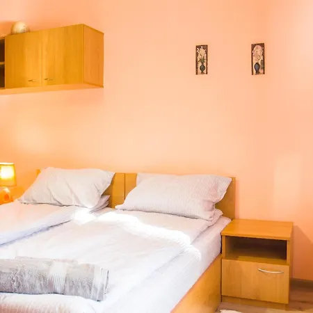Family 4pax Flat Near National Palace Of Culture Апартамент