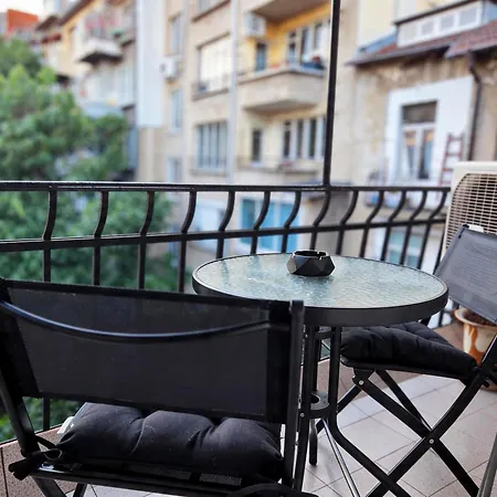 Family 4pax Flat Near National Palace Of Culture Апартамент София