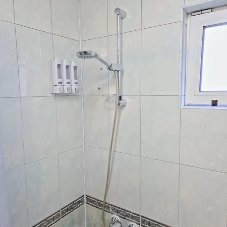 Family 4pax Flat Near National Palace Of Culture Апартамент